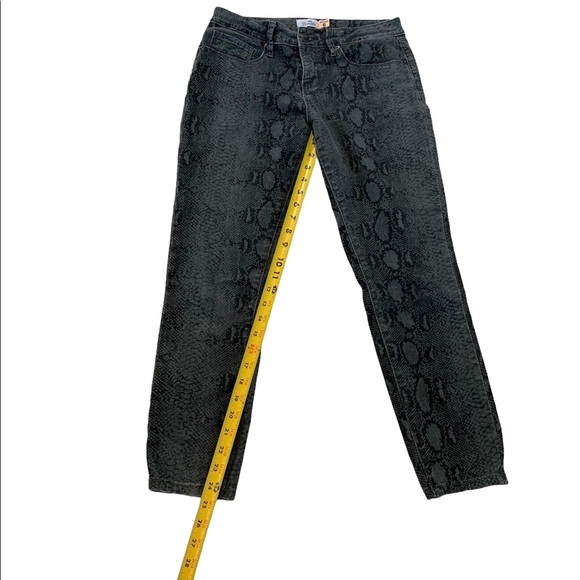 Royalty For Me Python Print Mid Rise Pants Size 6 - Picture 7 of 17